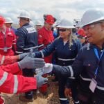 Trabajos de construcción y mantenimiento en campo petrolero, reflejo de la inversión petrolera en Venezuela